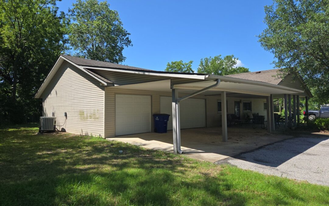 DEWEY WE ARE HERE ðŸŽ‰ we are out replacing a gorgeous roof. If you see us in your neighborhood or you&rsquo;re in the Dewey area call or DM us now for any Roof concerns or questions! We can set up a free estimate immediately!